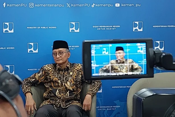 Menteri Pekerjaan Umum Dody Hanggodo di Kantor Kementerian PU.