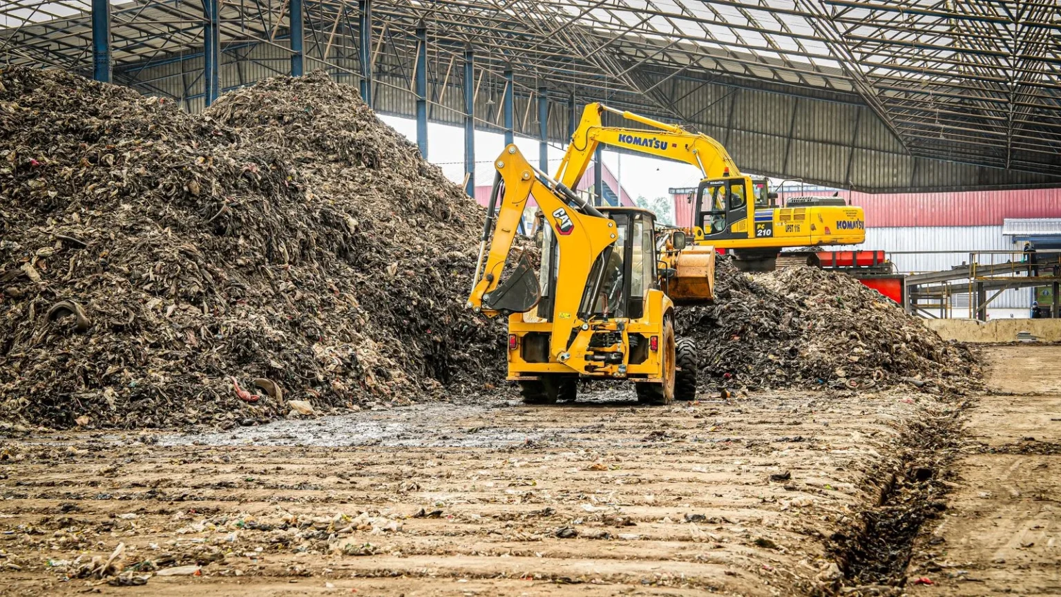 Kondisi TPST Bantargebang pasca longsor yang terjadi pada Minggu, 8 Maret 2026, di zona Landfill 4. (Sumber foto: Humas Kementerian Lingkungan Hidup)