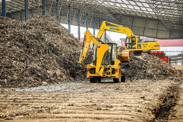 Kondisi TPST Bantargebang pasca longsor yang terjadi pada Minggu, 8 Maret 2026, di zona Landfill 4. (Sumber foto: Humas Kementerian Lingkungan Hidup)