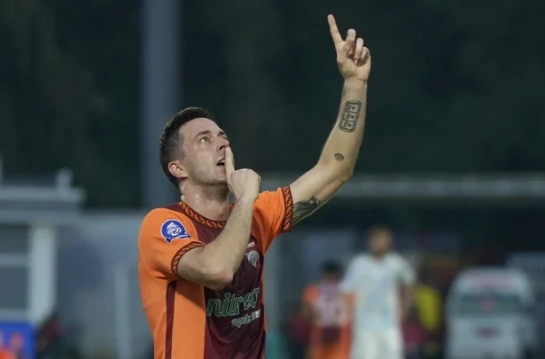 Selebrasi pemain Borneo FC usai mencetak gol