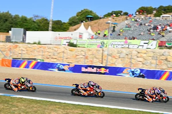 Momen Kiandra Ramadhipa saat race