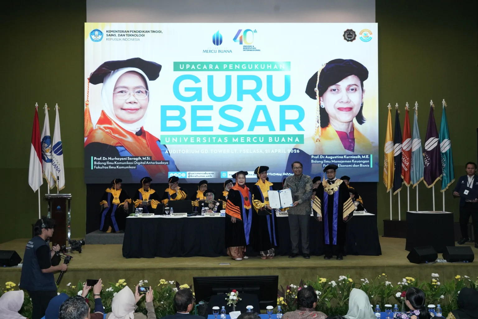 Dua guru besar perempuan Universitas Mercu Buana (UMB) dikukuhkan pada Selasa, 21 April 2026, bertepatan peringatan Hari Kartini.