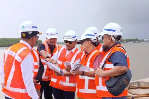 Direktur Kepelabuhanan Kemenhub Muhammad Anto Julianto meninjau langsung operasional Pelabuhan Yos Sudarso, Merauke, Papua Selatan, 21 April 2026.