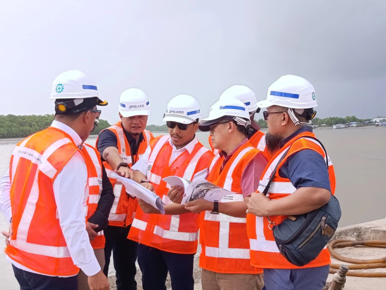 Direktur Kepelabuhanan Kemenhub Muhammad Anto Julianto meninjau langsung operasional Pelabuhan Yos Sudarso, Merauke, Papua Selatan, 21 April 2026.