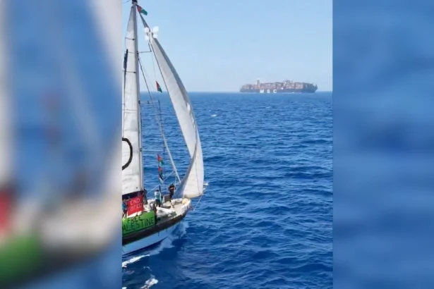 Armada Global Sumud Flotila halau kapal kargo Israel. (Sumber: X/@gbsumudflotilla)