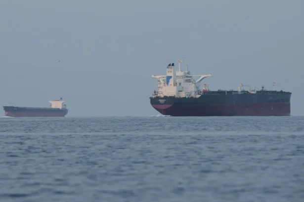 Ilustrasi Kapal Kargo Iran ditahan Militer AS. (Sumber: X/@ChinaDailyAsia)