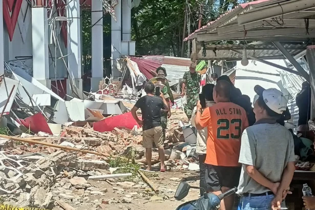 Kondisi Gedung Koni Kota Manado imbas gempa di Sulut.