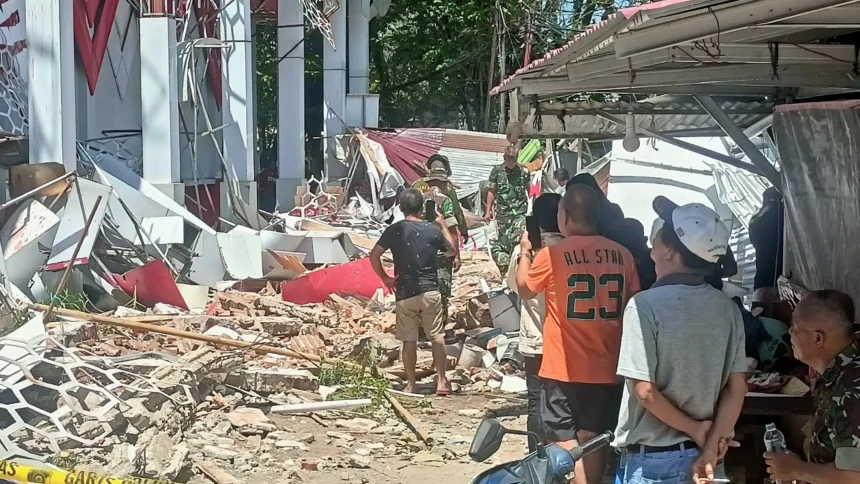 Kondisi Gedung Koni Kota Manado imbas gempa di Sulut.