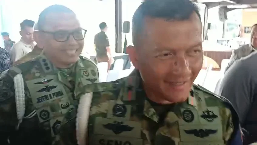 Wakil Komandan Puspom (Wadanpuspom) TNI, Marsekal Pertama TNI, Bambang Suseno saat konferensi pers kasus penyelewengan bahan bakar minyak (BBM) dan gas elpiji.