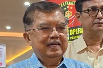 Jusuf Kalla resmi malaporkan Rismon Hasiholan tudingan mendanai polemik ijazah Presiden ke-7 Joko Widodo ke Bareskrim Mabes Polri.
