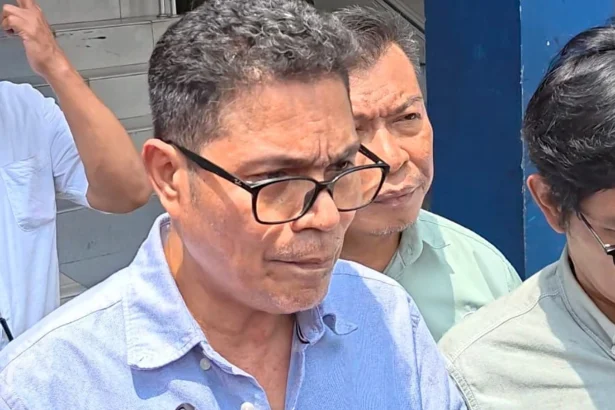 Direktur Utama PT Sinkos Multimedia Mandiri Faizal Assegaf laporkan Jubir KPK ke Polda Metro Jaya. (Sumber: Owrite/Rahmat)