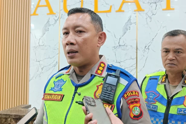 Dirlantas Polda Metro Jaya, Kombes Pol Komarudin mengatakan pihaknya mendalami 4 unsur terkait kecelakaan KRL dengan taksi listrik Green SM