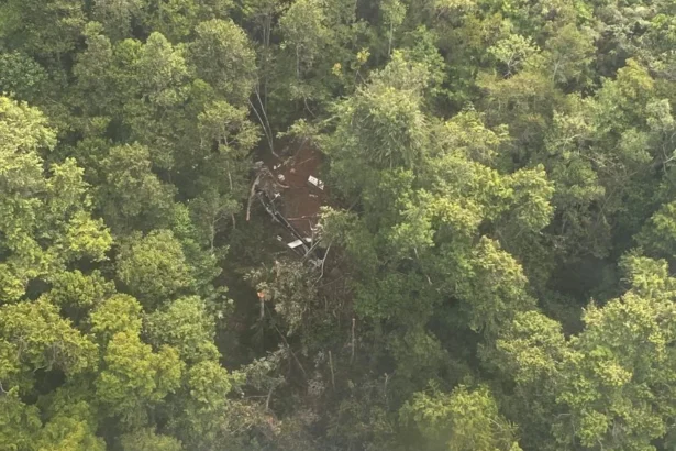 Penampakan lokasi serpihan Helikopter PK-CFX di Kabupaten Sekadau, Kalbar