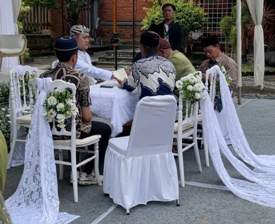 Potongan video momen lucu wali nikah salah ucap.