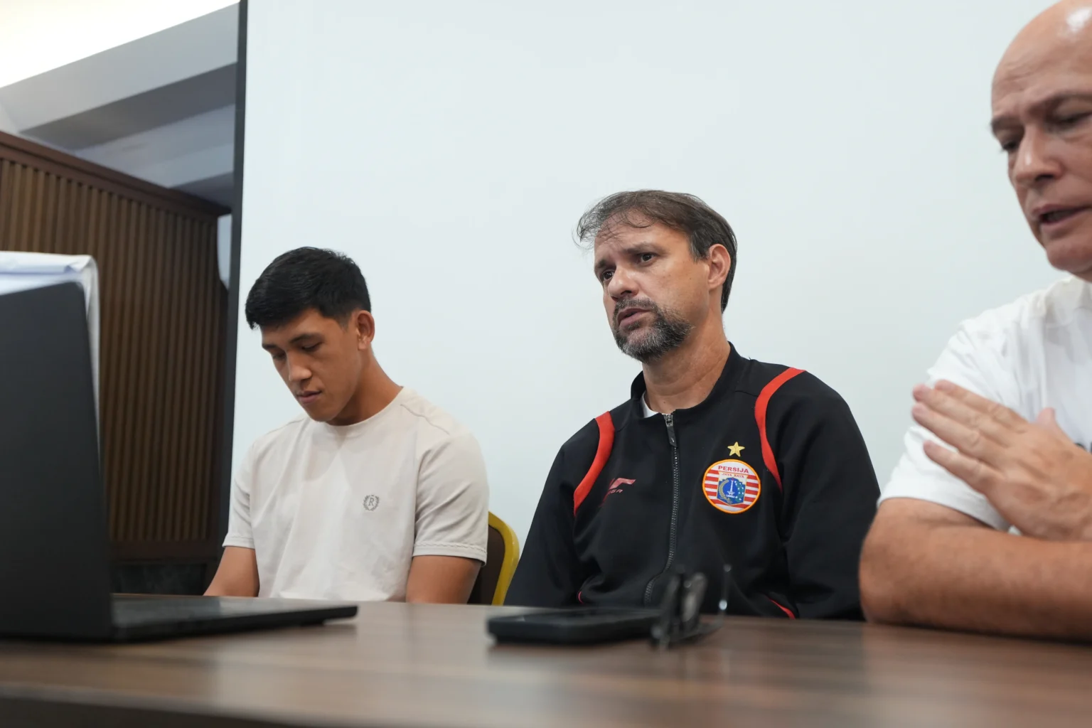 Pelatih Persija, Mauricio Souza saat konferensi pers jelang pertandingan melawan PSIM Yogyakarta