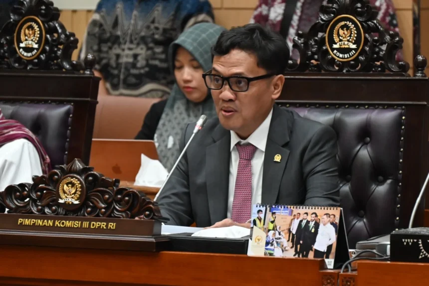 Ketua Komisi III DPR RI Habiburokhman. (Sumber: dpr.go.id)