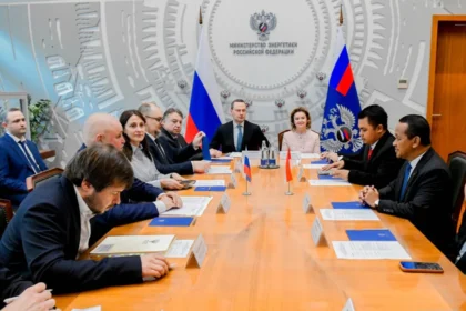 Menteri ESDM, Bahlil Lahadalia saat kunjungan ke Rusia. (Sumber: Kementerian ESDM)