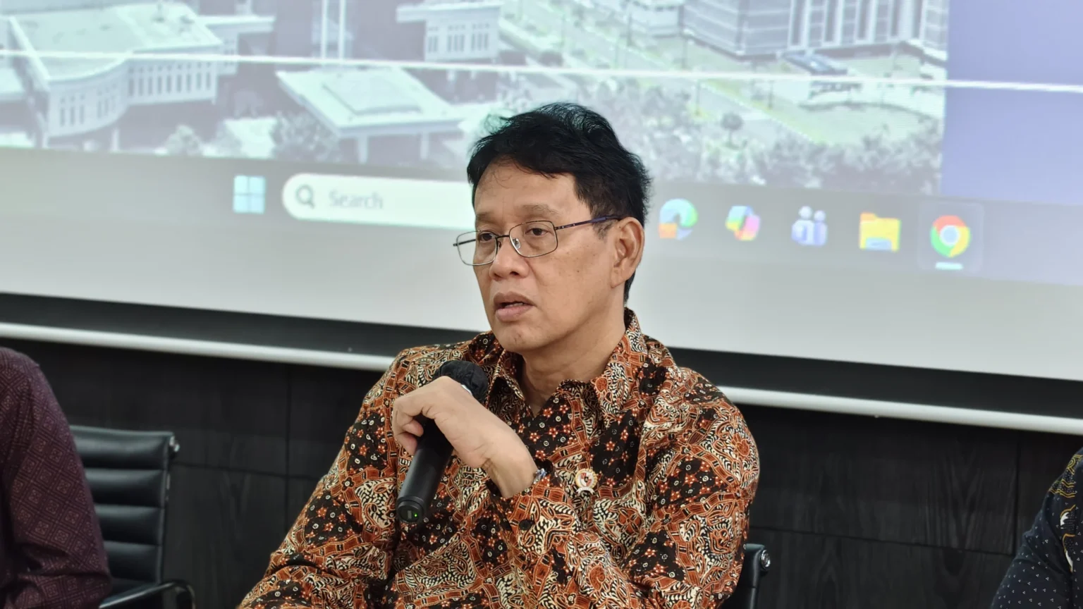 Menteri Keuangan Purbaya Yudhi Sadewa menjawab terkait dampak kenaikan BBM nonsubsidi. (Sumber: Owrite/Anisa Aulia)