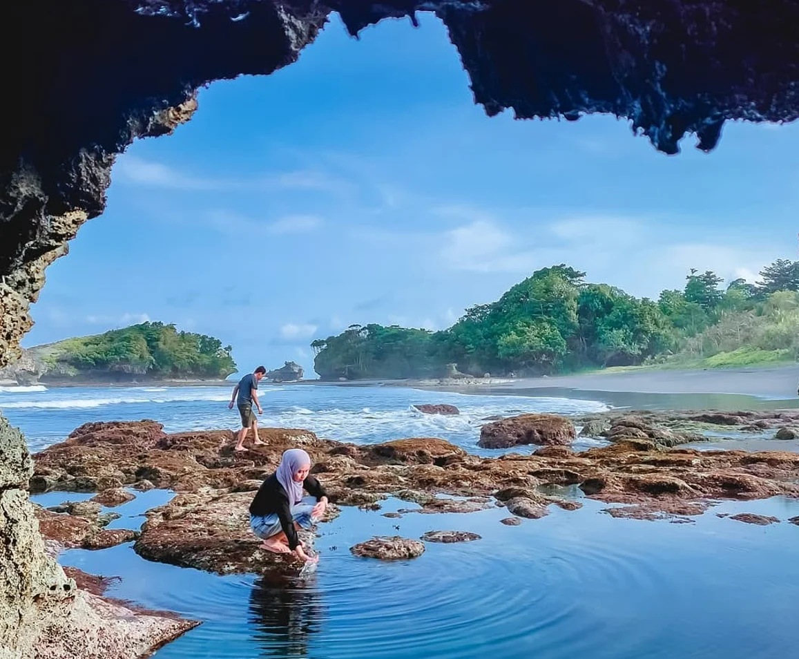 Pantai Madasari Pangandaran