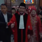 Prosesi Wisuda Purnabakti Hakim Mahkamah Konsitusi (MK) Anwar Usman. (Sumber: YT/Mahkamah Konstitusi)