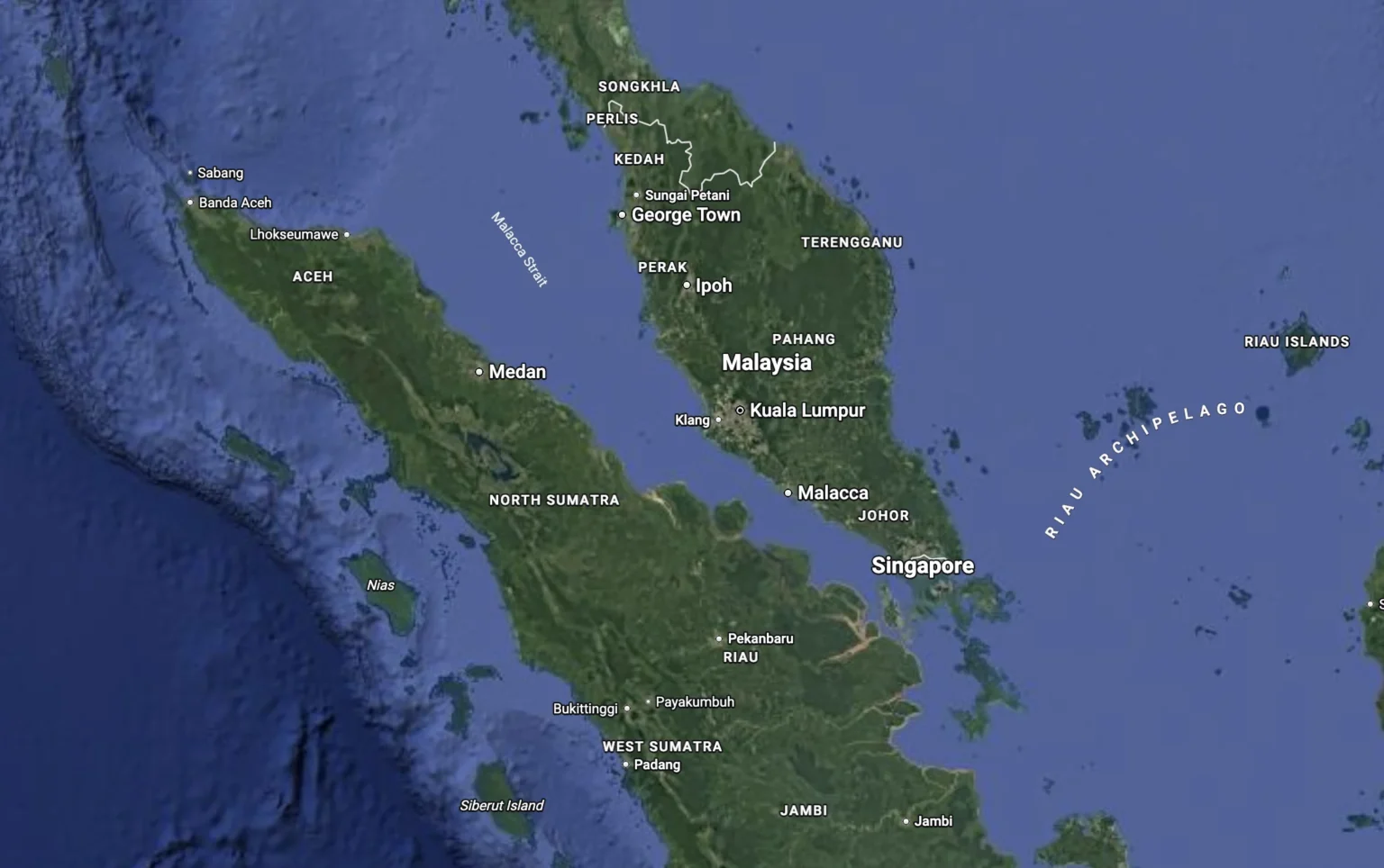 Selat Malaka yang menjadi jalur perdagangan strategis di dunia. (Sumber: Google Maps)