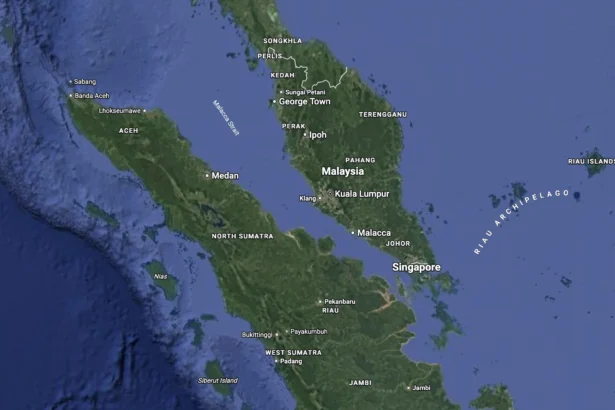 Selat Malaka yang menjadi jalur perdagangan strategis di dunia. (Sumber: Google Maps)