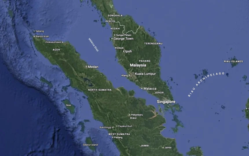 Selat Malaka yang menjadi jalur perdagangan strategis di dunia. (Sumber: Google Maps)