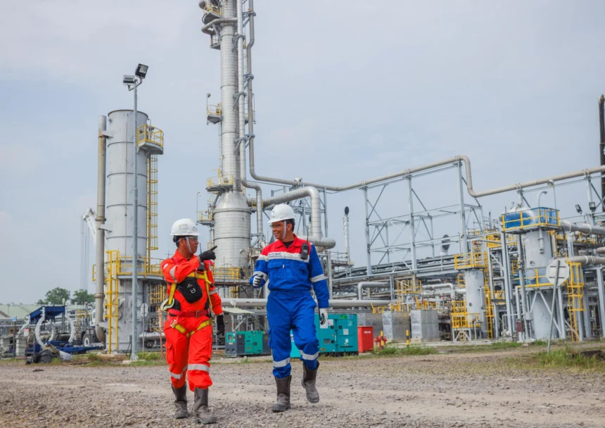 Para perwira Elnusa. (Sumber: Dok. ELSA)