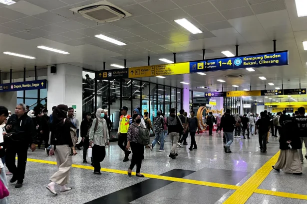 Stasiun Kereta Api Manggarai. (Sumber: owrite/Anisa Aulia)