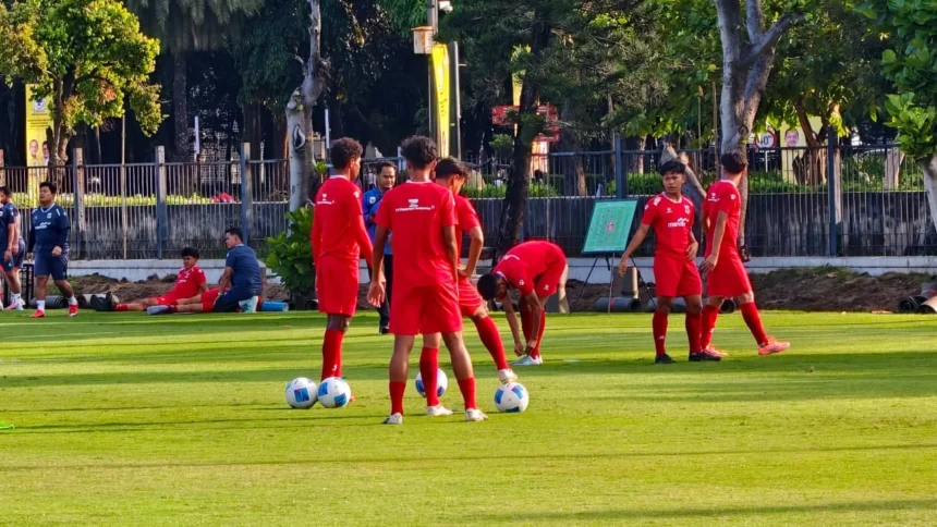 Latihan Timnas Indonesia U-17 di Lapangan A GBK, Senayan, Jumat 24 April 2026