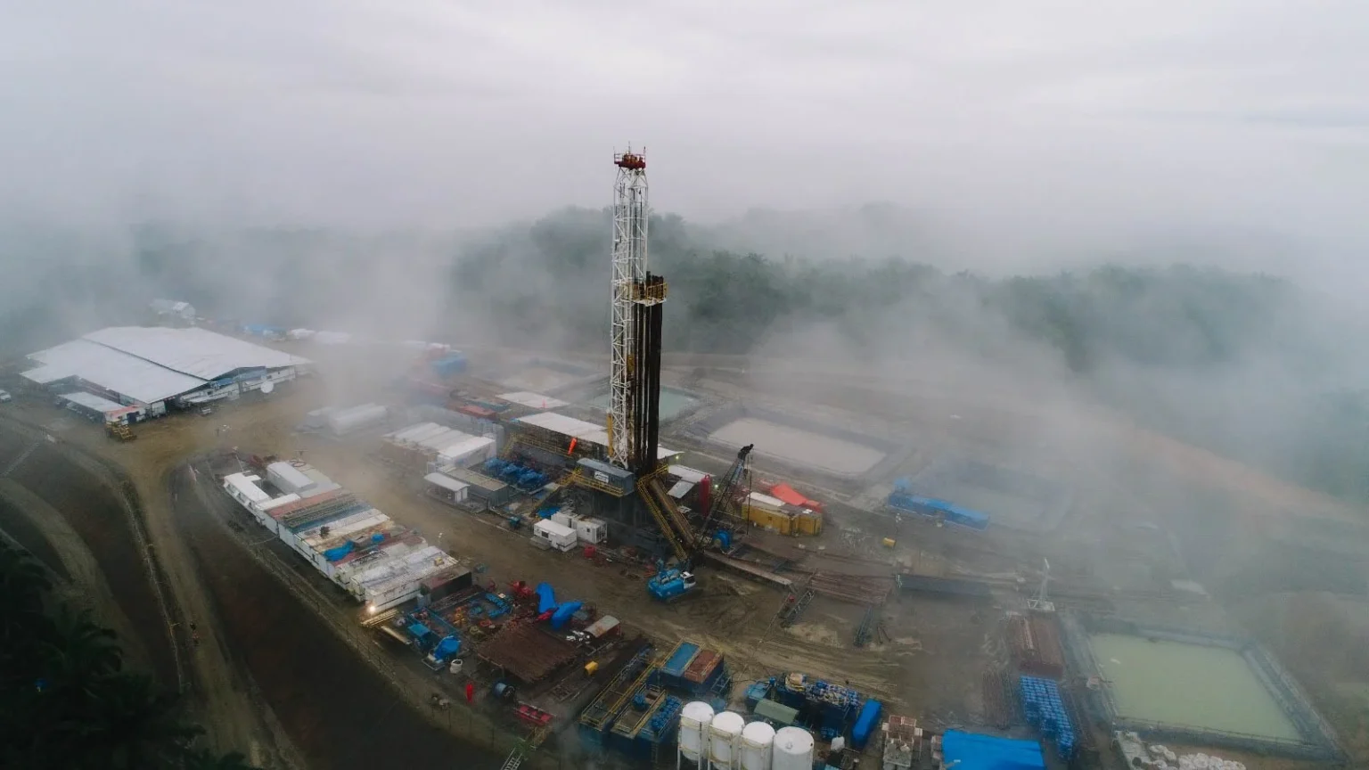 Pengeboran sumur BNG-079 di Struktur Benuang, Lapangan Adera, Sumatera Selatan. (Sumber: Dok. Pertamina Drilling)