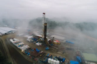 Pengeboran sumur BNG-079 di Struktur Benuang, Lapangan Adera, Sumatera Selatan. (Sumber: Dok. Pertamina Drilling)
