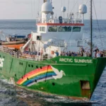 Kapal jaringan organisasi kampanye lingkungan independen global, Greenpeace, Arctic Sunrise