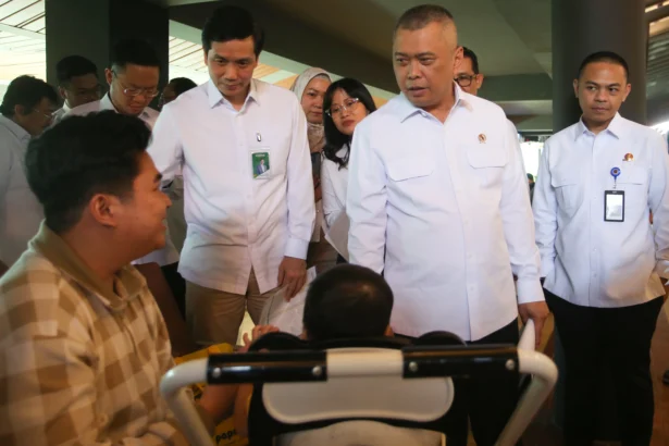 Menteri Perhubungan Dudy Purwagandhi