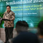 Menko Bidang Perekonomian Airlangga Hartarto memberikan sambutan saat acara Pembekalan nasional talenta semikonduktor 2026 di Jakarta