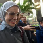 Istri dari Wakil Ketua DPRD Provinsi Jawa Barat Ono Surono, Setyowati Anggraini Saputro