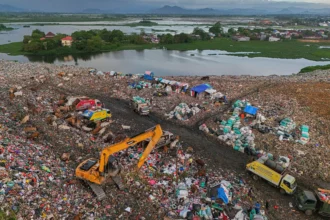 Pemerintah melalui Kementerian Lingkungan Hidup (KLH) menginvestasikan Rp3 triliun untuk membangun fasilitas Pengolahan Sampah menjadi Energi Listrik (PSEL) di TPA Antang. (Sumber: Antara Foto/Hasrul Said/kye)