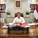 Menteri Ketenagakerjaan Yassierli berpose usai menjadi narasumber dalam program siniar ANTARA di Kantor Kementerian Ketenagakerjaan, Jakarta