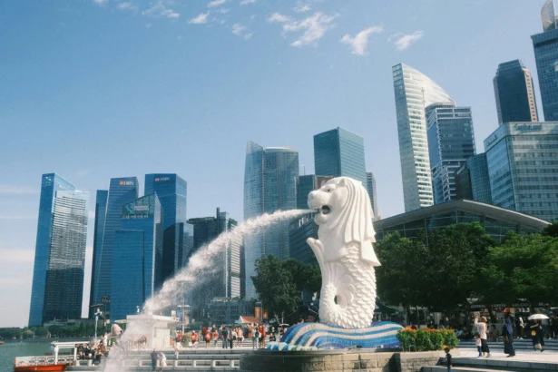 Patung Merlion di Marina Bay, Singapura. (Sumber: Unsplash/Anthony Lim)