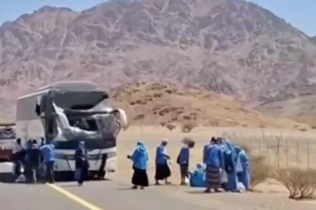Kecelakaan lalu lintas di alami oleh sekelompok jemaah haji Indonesia di Arab Saudi