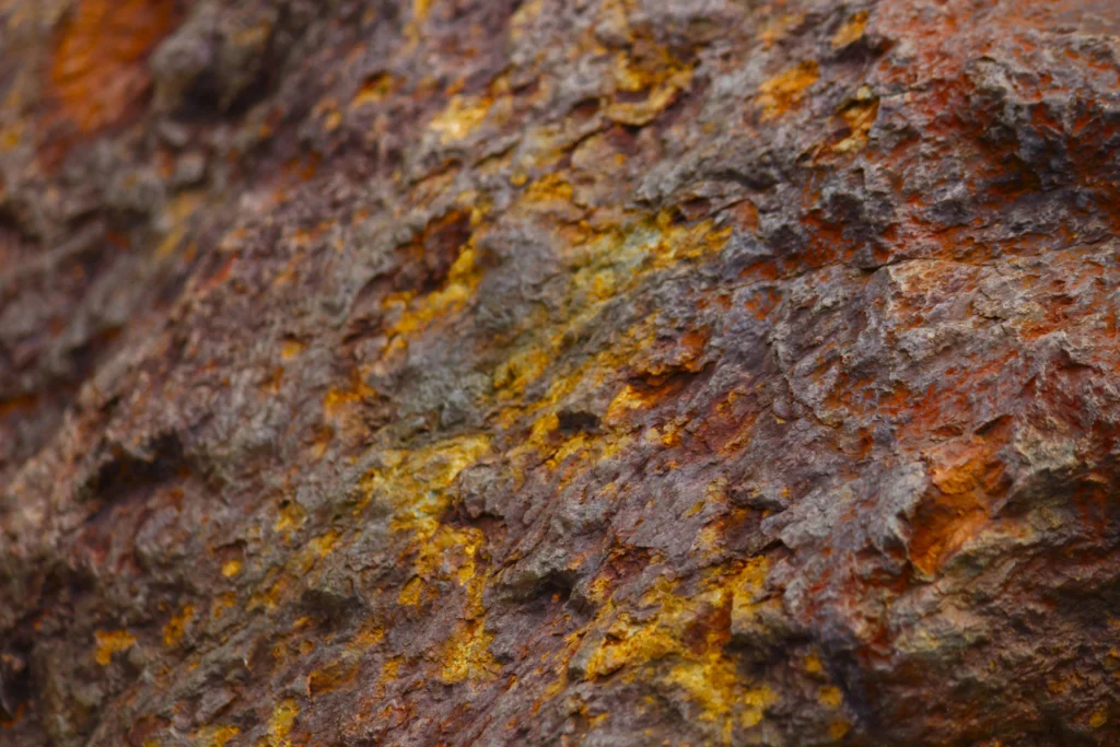 Batu Uranium. (Sumber: Unsplash/Chayse Larsen)