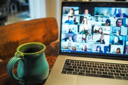 Ilustrasi Work From Home (WFH). (Sumber: Unsplash/Chris Montgomery)
