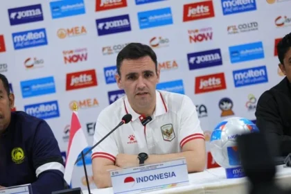 Pelatih Hector Souto