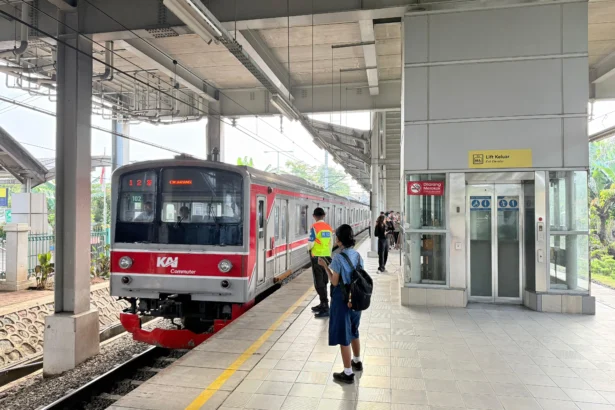Ilustrasi operasional Stasiun Bekasi Timur.