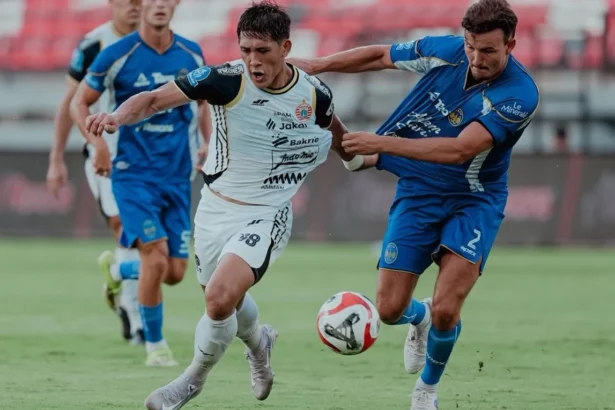 Pertandingan antara PSIM di pekan ke-29 BRI Super League