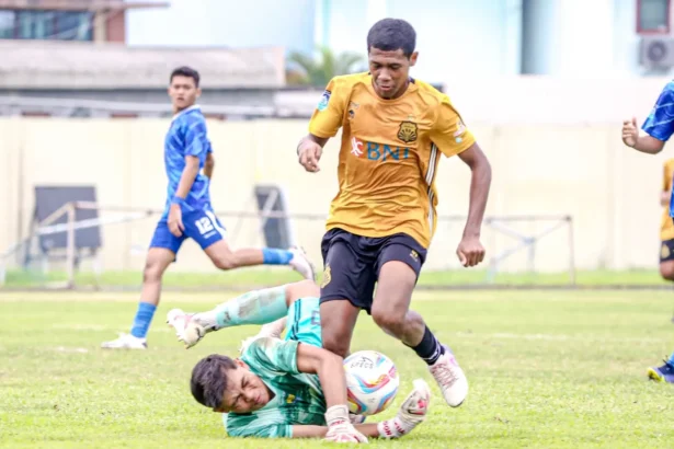 Pemain muda Bhayangkara FC U-20, Fadly Alberto