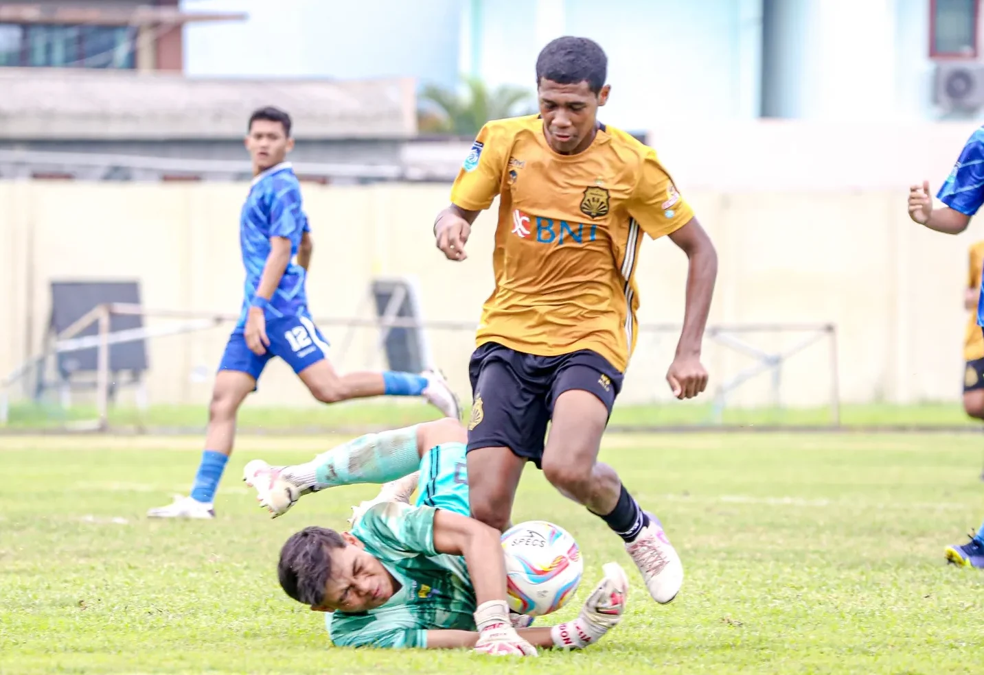 Pemain muda Bhayangkara FC U-20, Fadly Alberto