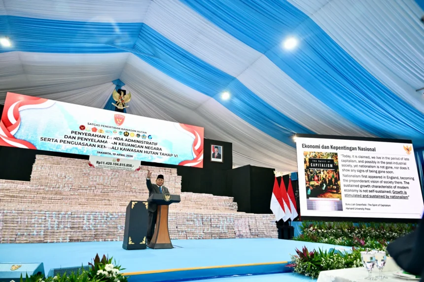 Satgas PKH menyerahkan denda administratif dan hasil penyelamatan keuangan negara senilai Rp11,42 triliun, Jumat, 10 April 2026.