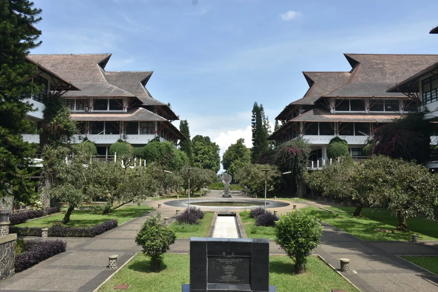 Kampus Institut Teknologi Bandung (ITB). (Sumber: itb.ac.id)