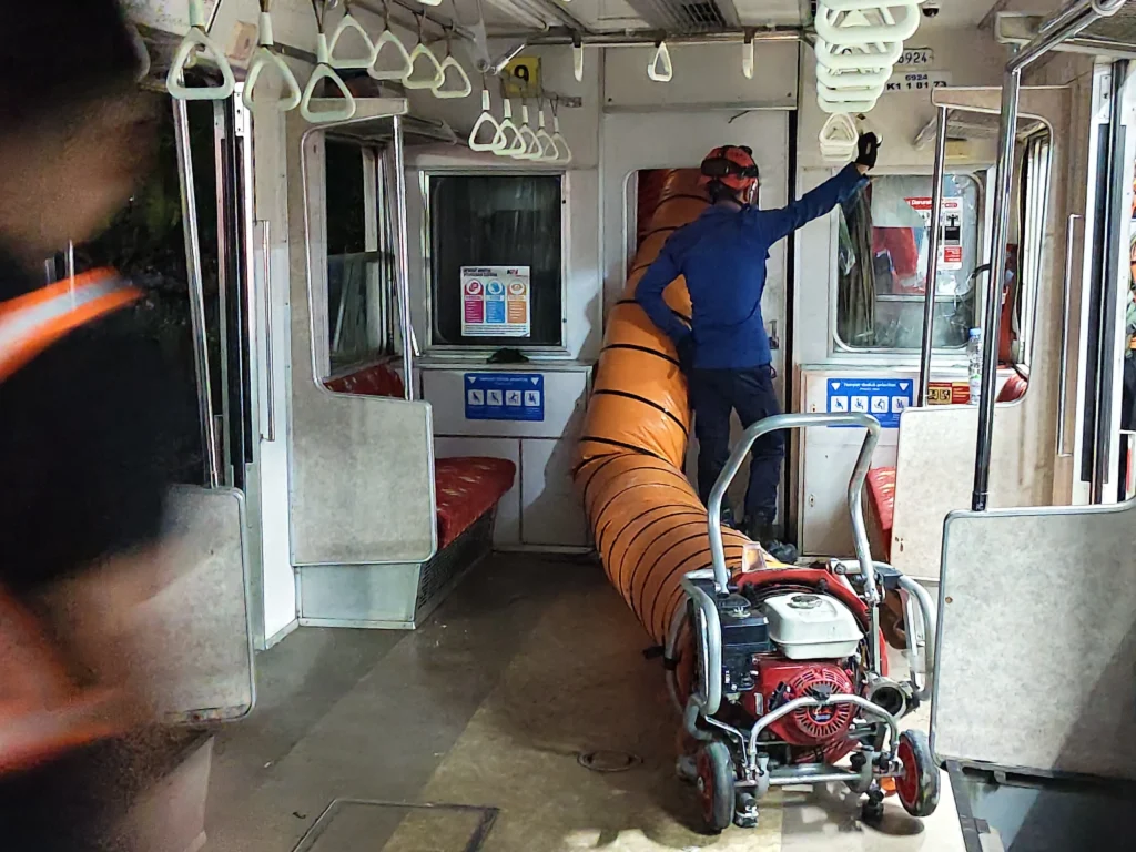 Liputan langsung situasi terkini kereta Argo Bromo Anggrek